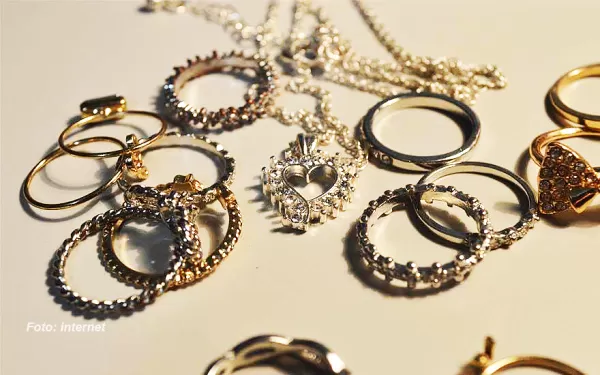 Após seis meses de viagem, mulher descobre furto de joias em Marília