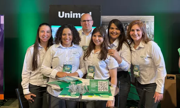 Unimed Marília participa do Connect 2025 e reforça presença no cenário empresarial da cidade