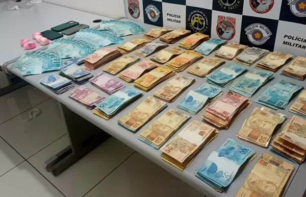 Procurado por tráfico é preso pela PM com drogas e mais de R$ 37 mil