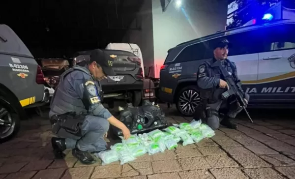 Motorista de aplicativo é preso transportando droga em tanque de combustível 
