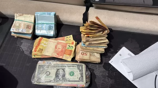 Polícia Federal deflagra a operação para apurar corrupção e vazamento de informações sigilosas na Delegacia de Marília