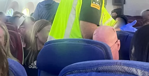 Incidente com avião da LATAM deixa 50 pessoas feridas