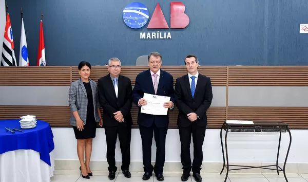 Wilson Vidotto recebe homenagem da OAB Marília