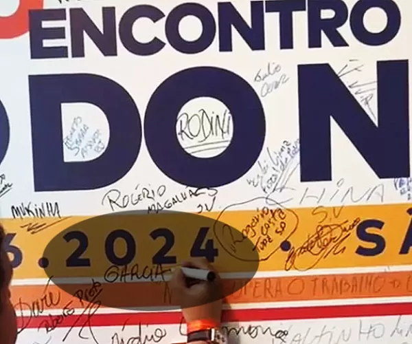 Onda laranja! Partido NOVO agenda convenção em grande estilo