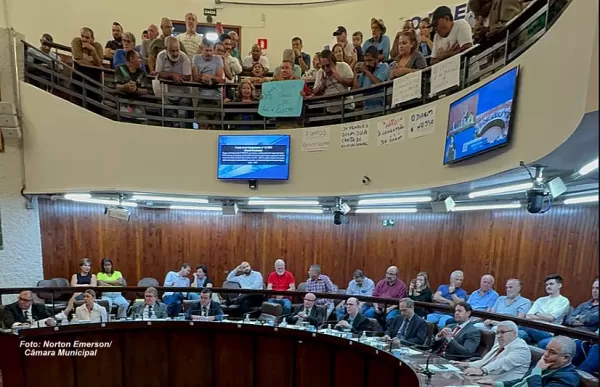 Câmara rejeita projeto que barrava concessão do DAEM