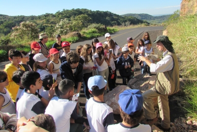 Estudantes visitam Museu de Paleontologia