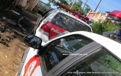 Vítima persegue criminoso que é preso pela PM