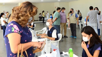 Prefeitura realiza 5ª ação de vacinação exclusiva para 2ª dose dos profissionais da saúde