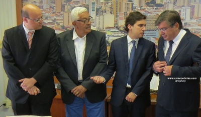 Prefeitura: Daniel Alonso faz contra-ataque político