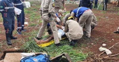Mulher é agredida e abandonada em buraco de 3 metros para morrer
