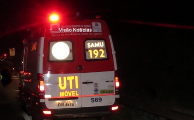 Grave acidente envolve carro e moto em Marília