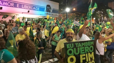 Marilienses protestam e querem Lula na prisão