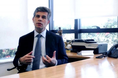 Cotado para substituir Mandetta, Nelson Teich fará reunião com Bolsonaro