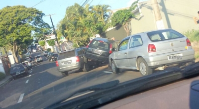 Engavetamento é registrado na Cel José Braz