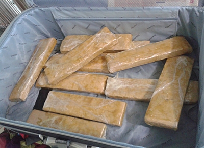 Jovem é preso com quase 7 kg de maconha