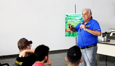 Ex-técnico da seleção brasileira de basquete feminino fez a palestra de abertura do evento