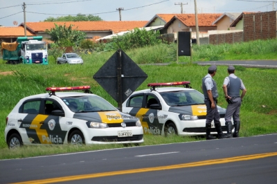 Procurados são presos durante fiscalização de rotina na região