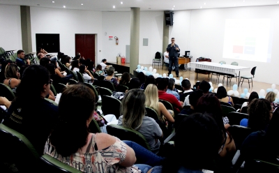 Estudantes recebem profissionais renomados em palestras sobre a área