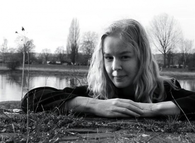 Adolescente vítima de abuso morre em suicídio assistido ao lado dos pais