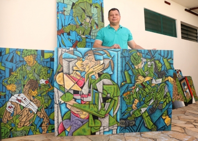 Artista revela influência cubista com exposição