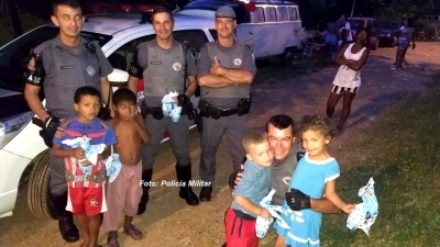 ROCAM faz operação especial em comunidade: entregar ovos de Páscoa às crianças