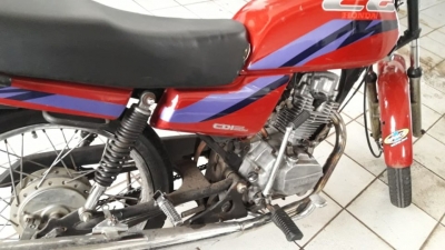 DIG prende rapaz com drogas e moto adulterada em Marília