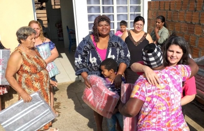 Fundo Social entrega 300 cobertores para associações de moradores