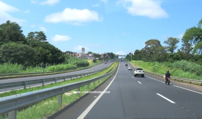Mais um motociclista morre ao bater em defensa metálica de rodovia