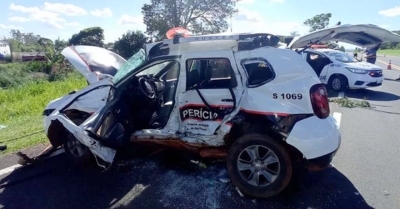 Policial morre e colega fica ferido após grave acidente entre viatura e ônibus 