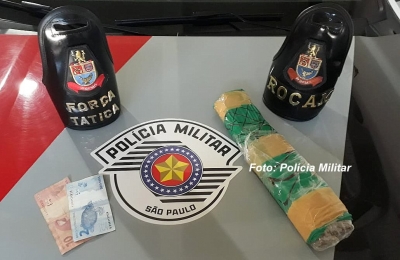 PM "tromba" com traficante e apreende droga na zona sul