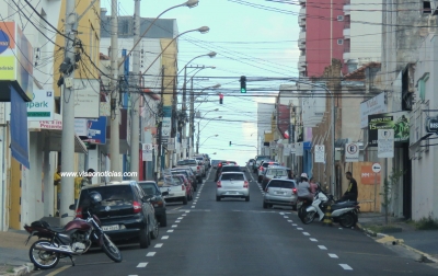 Comércio de Marília e região volta a abrir por apenas 4 horas
