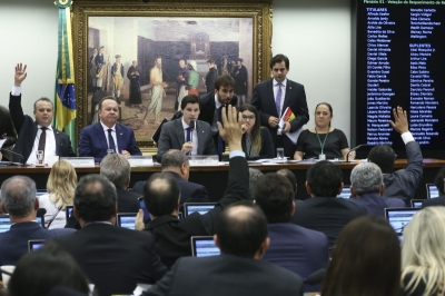 Comissão especial da Câmara aprova relatório da reforma trabalhista