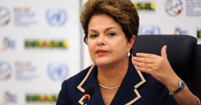 Dilma dá posse a 10 ministros na tarde desta segunda