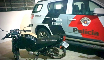 Força Tática recupera moto furtada há quatro meses em Marília