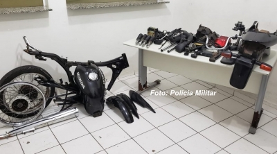 PM recupera moto furtada em Marília, mas toda desmontada