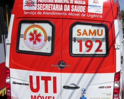 Criança de 2 anos dá partida em carro do pai, atropela e mata prima de 3 anos