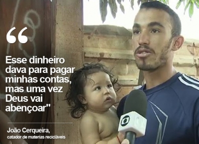 Após devolver US$ 1,4 mil achados no lixo, catador ganha emprego