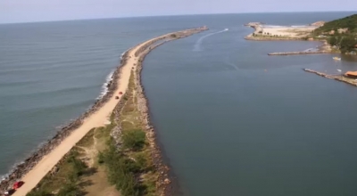 Barco de passeio naufraga, duas pessoas morrem e uma está desaparecida