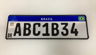 Novas placas de veículos serão obrigatórias a partir de 31 de janeiro