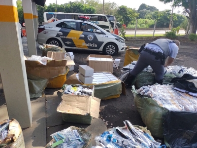 Polícia Rodoviária apreende produtos contrabandeados com passageiro de ônibus
