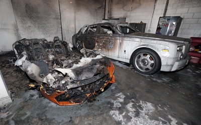 Incêndio em depósito dois Rolls-Royce e Lamborghini em pó