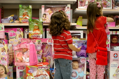 1/3 de quem pretende comprar no Dia da Criança está inadimplente