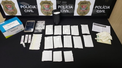 Farmacêutica suspeita de aplicar testes de Covid em sua residência é detida pela Polícia Civil