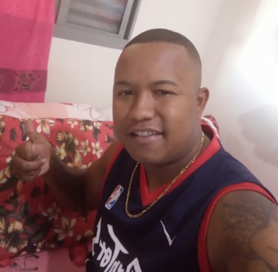 Jovem é morto com quase 20 tiros em frente de casa na região