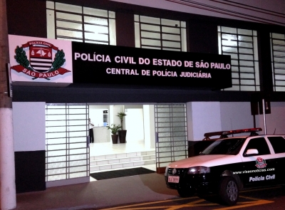 Dupla é presa durante assalto à farmácia na zona Sul