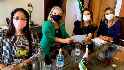 Pompeia: prefeita Tina vai a Brasília e agiliza repasses de mais de R$ 1 milhão