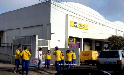 Greve: trabalhadores dos Correios avaliam hoje nova proposta da empresa