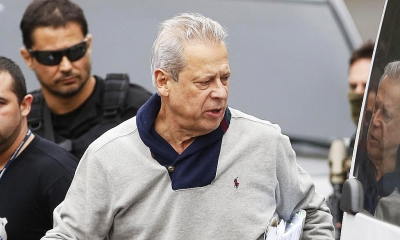 José Dirceu se entrega e vai para a Penitenciária da Papuda