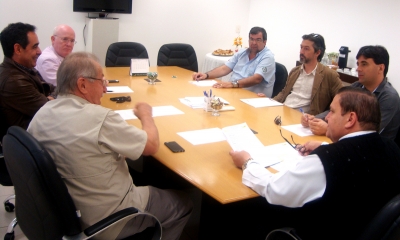 Empresários sabatinam candidatos a prefeito