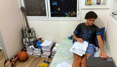 Jovem de 17 anos passa na FAMEMA, após estudar 16 horas por dia